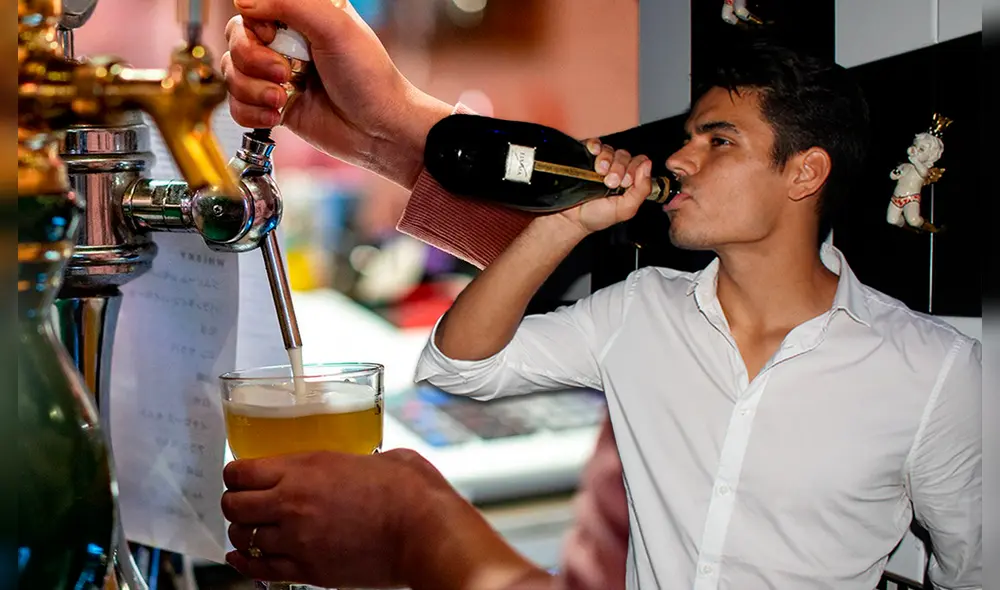 En varios países las personas celebran el Día del borracho el 20 de mayo. Foto: composición LR/AFP En varios países las personas celebran el Día del borracho el 20 de mayo. Foto: composición LR/AFP