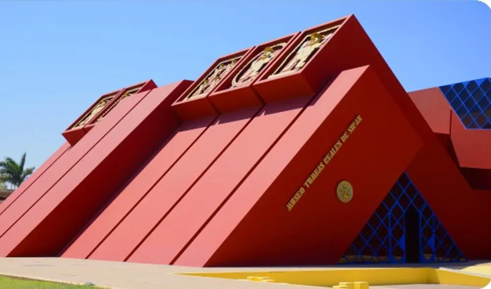 El diseño arquitectónico del museo está inspirado en las pirámides truncas de la cultura Mochica. Foto: Facebook. El diseño arquitectónico del museo está inspirado en las pirámides truncas de la cultura Mochica. Foto: Facebook.