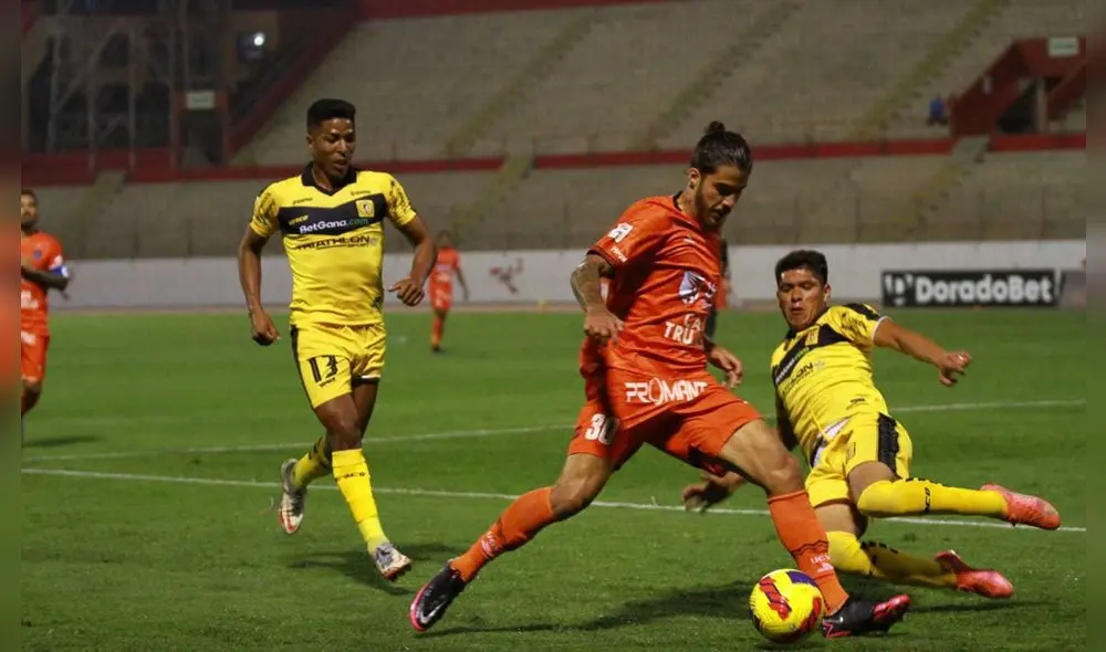 César Vallejo se enfrenta ante Cantolao en el estadio Mansiche. Foto: LR/Jaime Mendoza César Vallejo se enfrenta ante Cantolao en el estadio Mansiche. Foto: LR/Jaime Mendoza