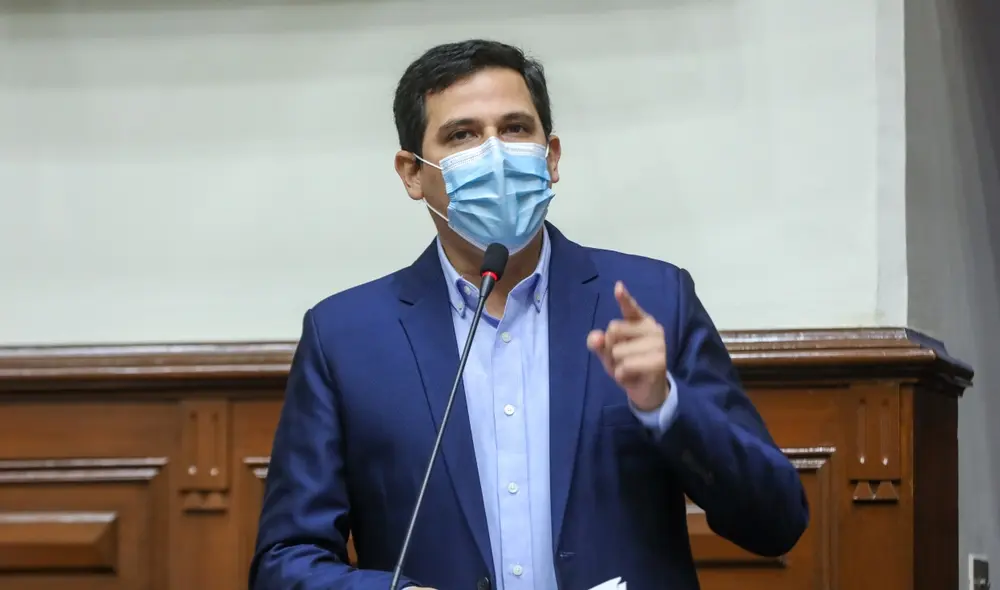 Tras su fallida candidatura a Lima, César Combina ahora postula a la alcaldía de San Isidro. Foto: Congreso