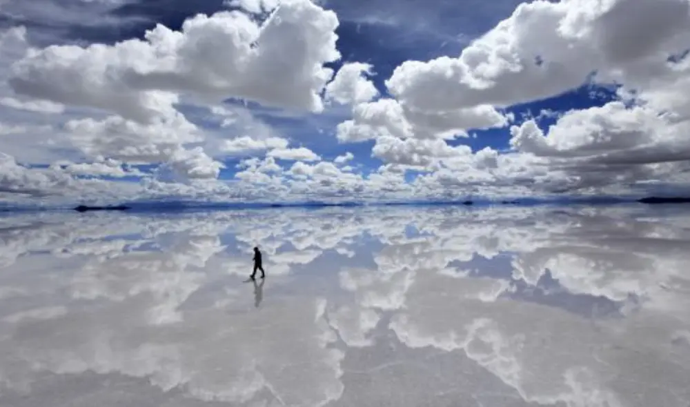 El Salar de Uyuni ofrece vistas increíbles, sobre todo durante la temporada de lluvias cuando simula un gran espejo. Foto: travelers