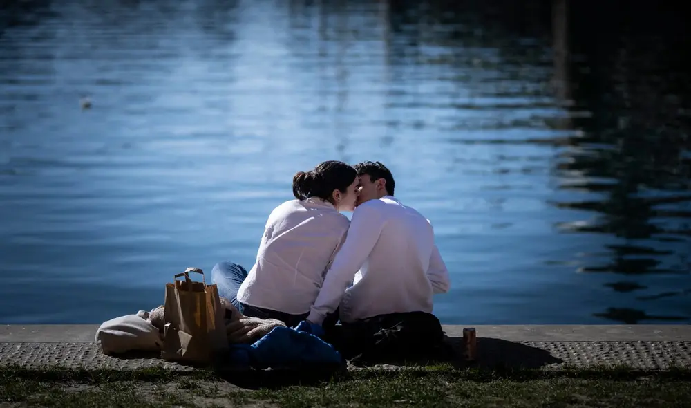 Clara y Francisco se enamoraron en 1980. Tenían 15 años cuando dieron inicio a su historia de amor. Foto. AFP Clara y Francisco se enamoraron en 1980. Tenían 15 años cuando dieron inicio a su historia de amor. Foto. AFP