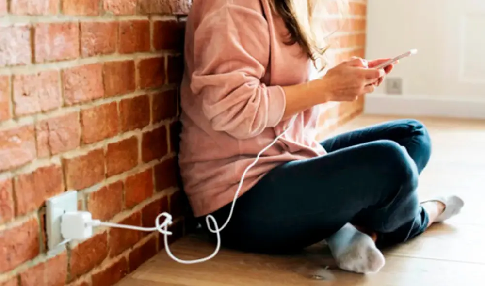 Uno de los consejos más importantes es usar siempre un cubo y cable originales. Foto: androidphoria