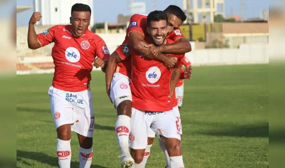 Nicolás Chávez, de Juan Aurich, anotó un triplete en el partido ante Alianza Universidad. Foto: Clinton Medina