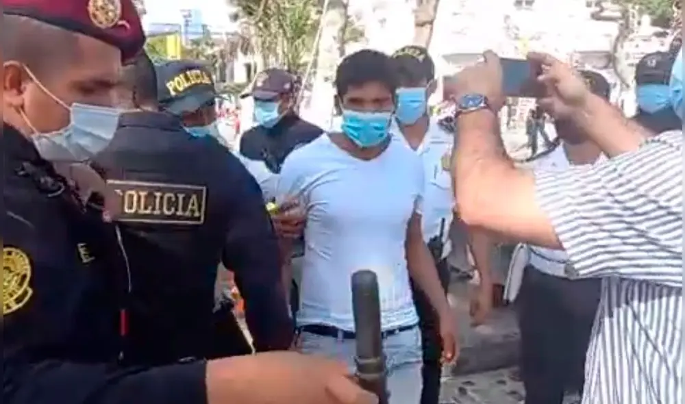 La rápida acción de la Policía de Turismo propició la detención del hombre. Foto: captura de video/Rosa Quincho-URPI LR La rápida acción de la Policía de Turismo propició la detención del hombre. Foto: captura de video/Rosa Quincho-URPI LR