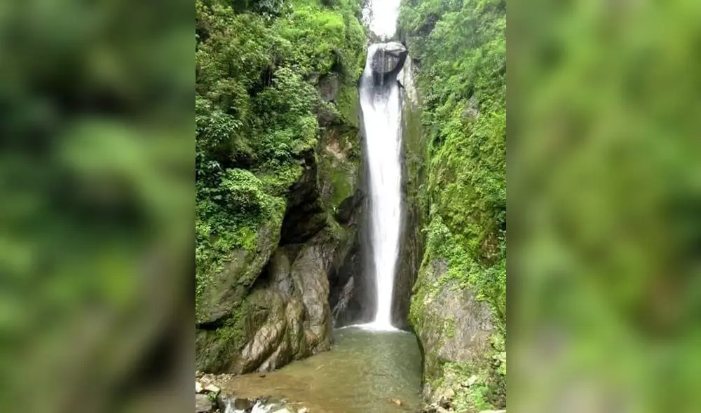 Familiares y amigos buscan al joven desaparecido en esta catarata. Foto: La Voz de Piura Familiares y amigos buscan al joven desaparecido en esta catarata. Foto: La Voz de Piura