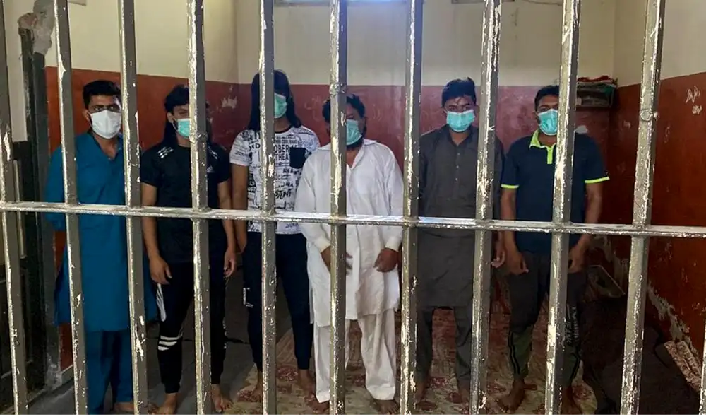 El feminicidio de las 2 mujeres sucedió en el pueblo de Mouza Nothia, Punjab. Foto: composición/ EFE