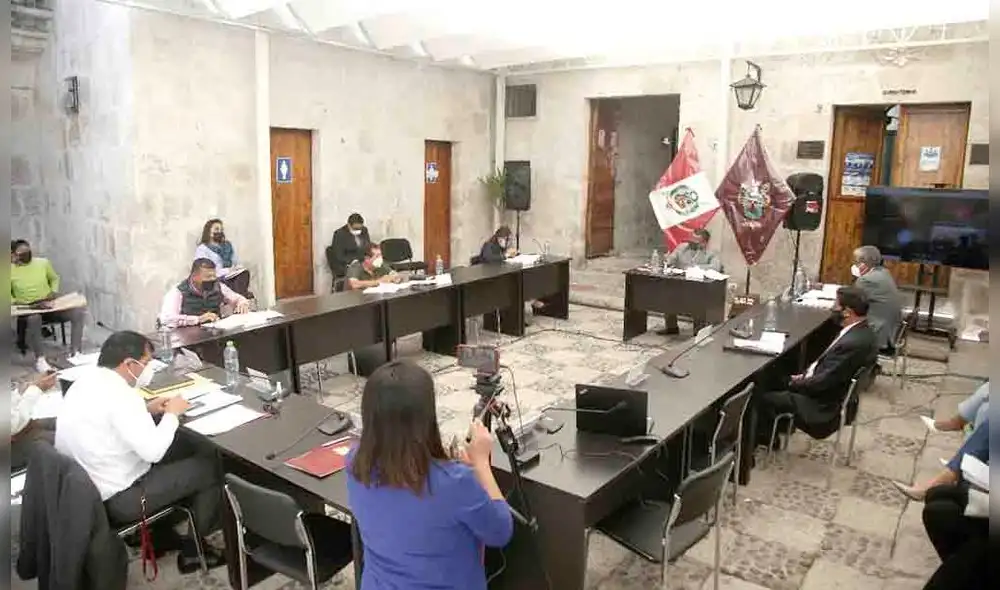 Postura. Consejo acordó pedir la salida de asesor Nova. Foto: La República