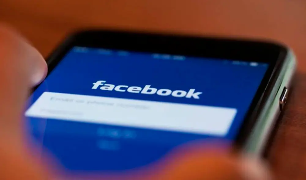 Facebook sanciona aquellas publicaciones y comentarios que promueven odio. Foto: composición Genbeta