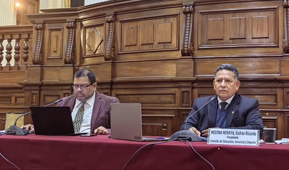 Esdras Medina fue denunciado por violencia por su esposa y su hija en 2017. Foto: Twitter Comisión de Educación, Juventud y Deporte Esdras Medina fue denunciado por violencia por su esposa y su hija en 2017. Foto: Twitter Comisión de Educación, Juventud y Deporte