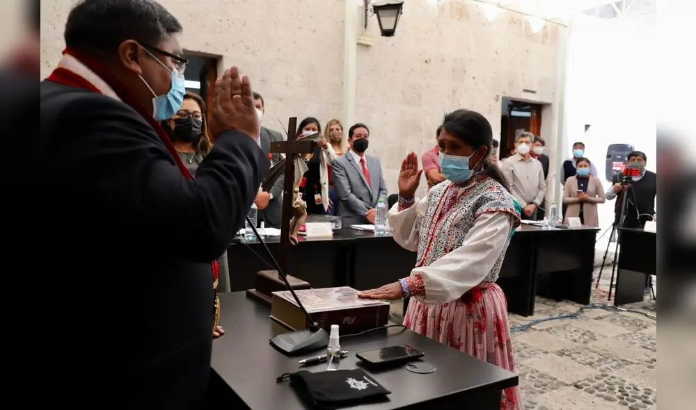 Tecla Huanca presidirá el grupo de Trabajo y Promoción de Empleo. Foto: Consejo Regional de Arequipa Tecla Huanca presidirá el grupo de Trabajo y Promoción de Empleo. Foto: Consejo Regional de Arequipa