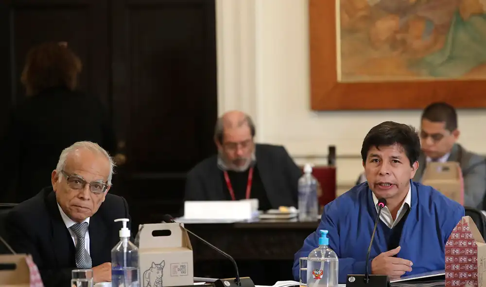 Pedro Castillo y Aníbal Torres se reúnen con el gabinete ministerial tras juramentación de 4 nuevos ministros. Foto: Presidencia