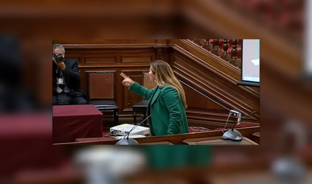 Tenso momento se vivió en la Comisión de Fiscalización tras el comportamiento de la exalcaldesa Silvia Barrera. Foto: Captura Congreso