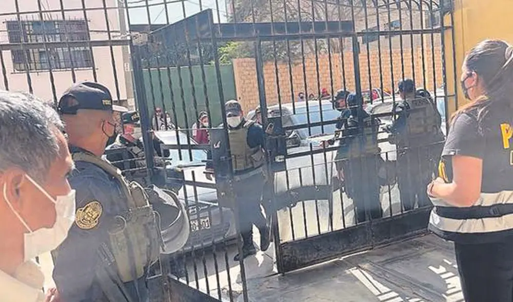 La víctima fue auxiliada por una vecina, quien habría sido testigo de una agresión. Foto: Diario Correo