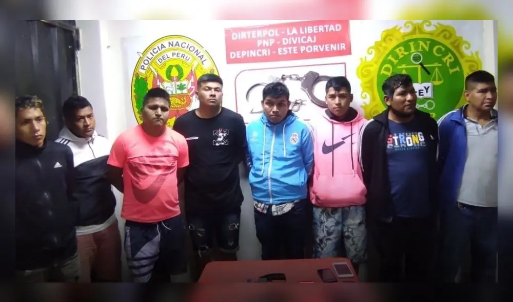Sujetos fueron llevados al Área de Investigación Criminal Este. Foto: PNP