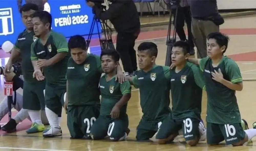 Selección boliviana de futsal de talla baja cae en semifinales de la Copa América y reclama presencia de jugadores altos en la escuadra paraguaya. Foto: Captura/Sporting 10