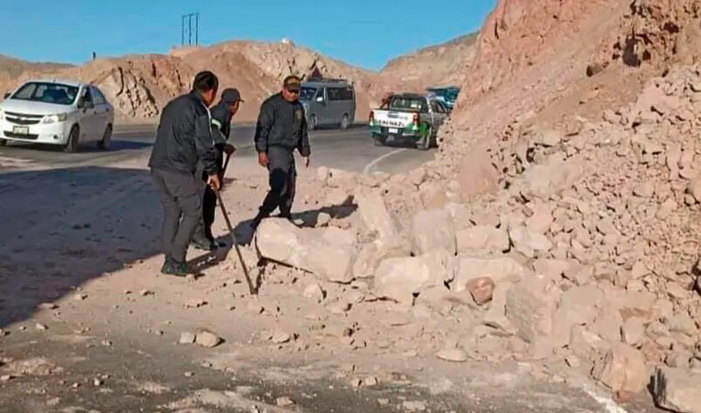 Deslizamiento a la altura del ingreso al túnel en el distrito de Vítor. Foto: Facebook Click
