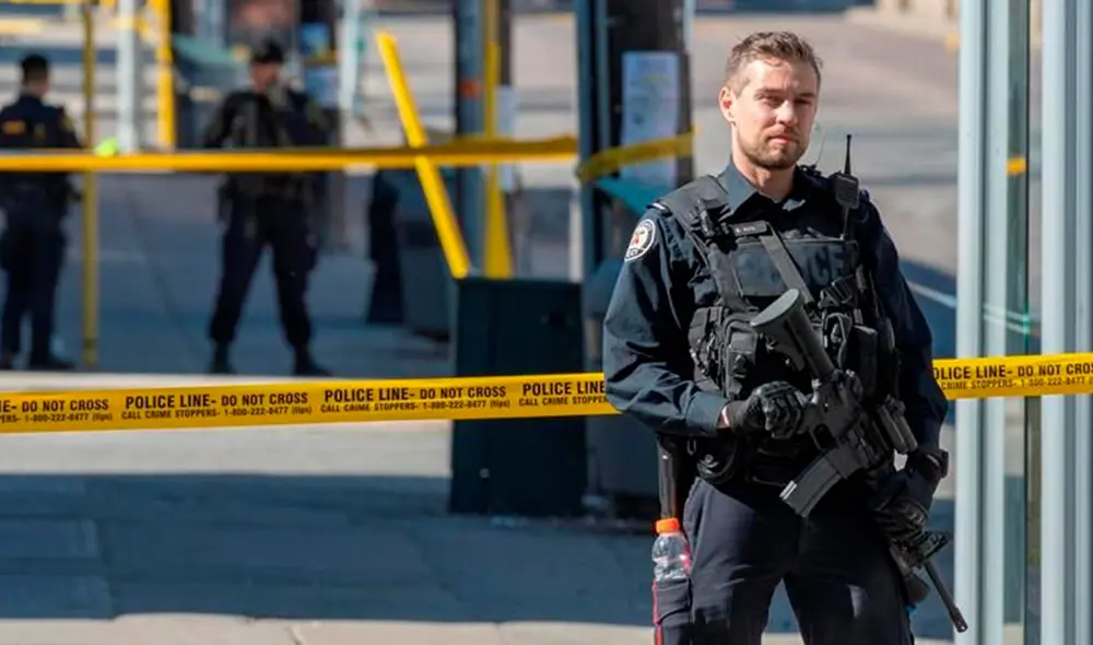 El sospechoso deambulaba con un rifle alrededor de la 1.00 p. m. (hora local) de este jueves 26. Foto: EFE