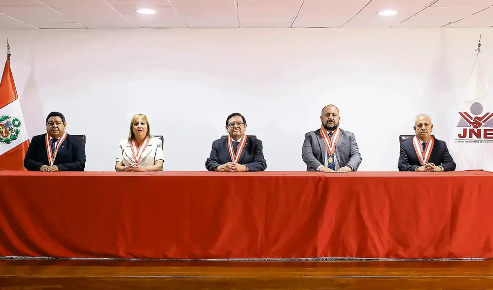 El dato. El sistema electoral viene siendo atacado desde que Keiko Fujimori perdió por tercera vez en las elecciones generales del 2021. Las bancadas de oposición vulneran leyes electorales. Foto: Andina