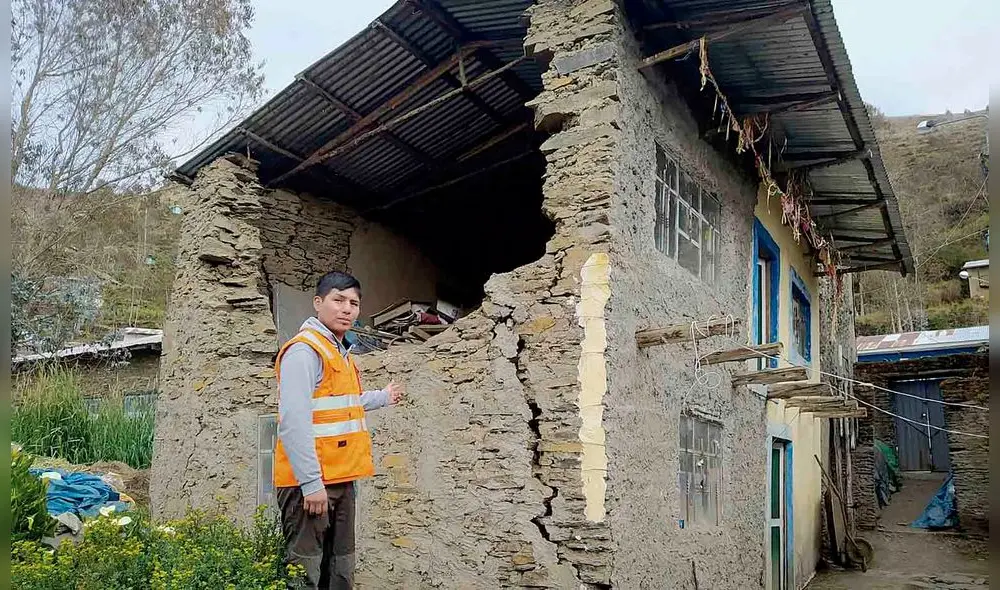 Destrucción. Decenas de viviendas de material rústico sufrieron rajaduras por el movimiento telúrico, cuyo epicentro se registró en Ayaviri. Foto: Juan Carlos Cisneros/ La República