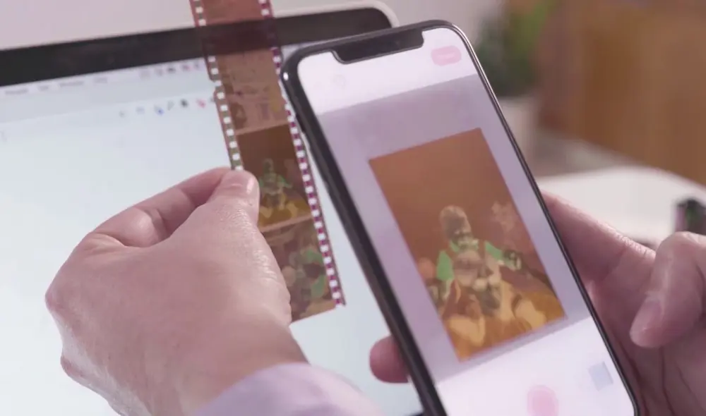 Debes instalar la aplicación FilmBox de Photomyne en tu smartphone. Foto: Collected Notes Debes instalar la aplicación FilmBox de Photomyne en tu smartphone. Foto: Collected Notes