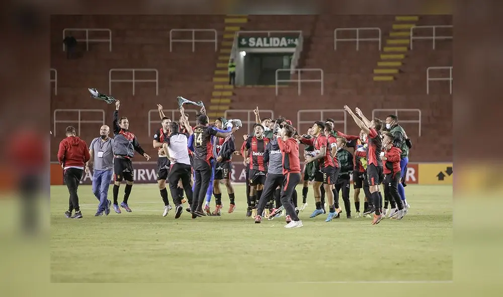 Festejo de los jugadores de Melgar luego de clasificar en la Copa Sudamericana Foto: La República