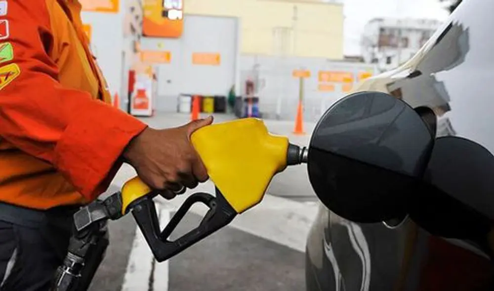 El gasohol de 90 se incrementa en S/ 0,33 y se ubica en S/ 20,6963. Foto: La República.