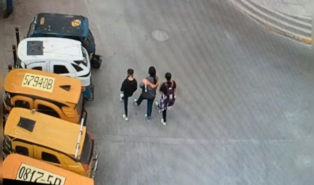 El sujeto ya habría insistido a las menores que la acompañen a dar un paseo. Foto: captura cámaras de seguridad de la Municipalidad de Independencia.
