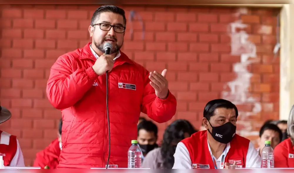 Ministro de Vivienda, Geiner Alvarado, ratificó su compromiso de trabajar articuladamente con los alcaldes. Foto: MVCS.