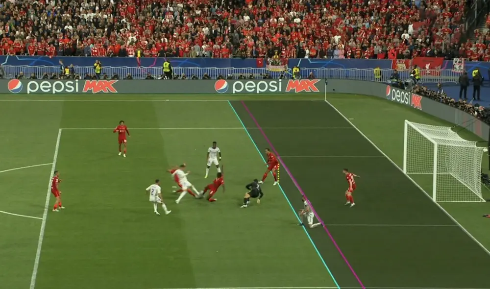 La escuadra merengue estuvo a punto de abrir el marcador. Foto: EFE