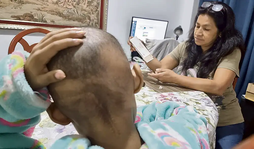 Drama de la vida real. El Estado sigue ausente en esta lucha que enfrentan las familias contra el cáncer, el olvido y el tiempo. Foto: URPI/La República