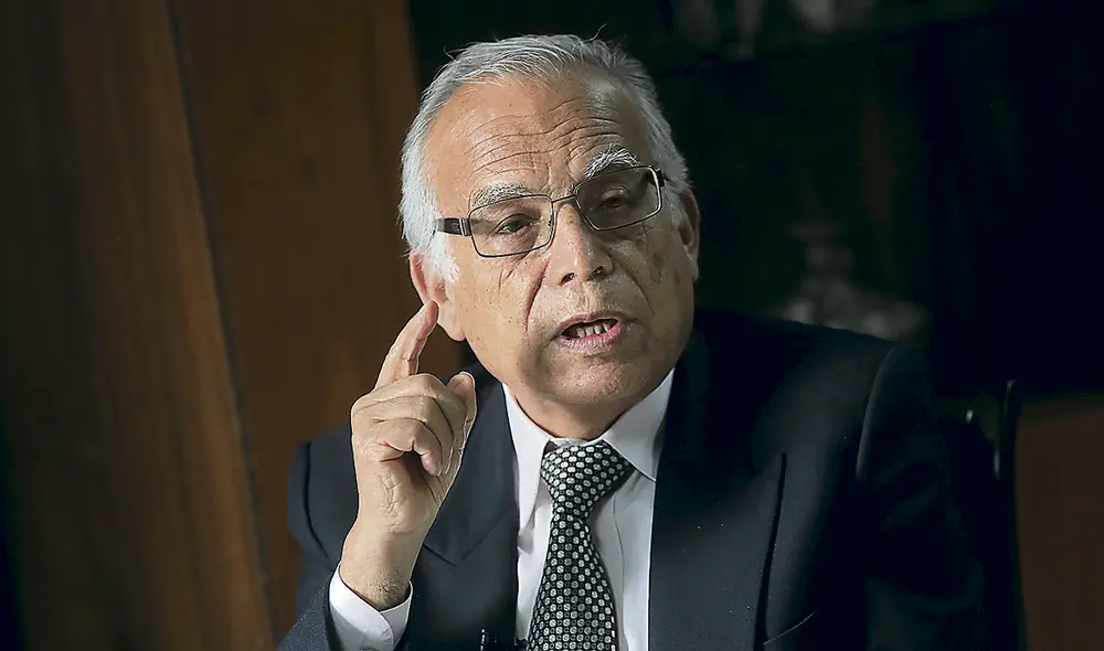 Entornillado. Aníbal Torres ya informó que puso su cargo a disposición, pero el presidente Castillo ha optado por mantenerlo en el cargo, pues sabe que el Congreso nunca lo va a censurar.