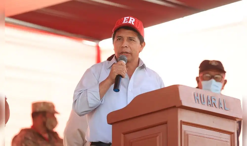 El jefe de Estado repartió fertilizantes en Huaura. Foto: Presidencia