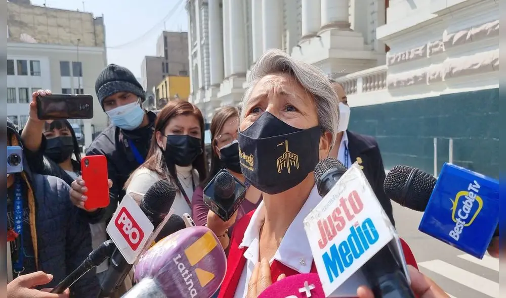 La congresista de Perú Libre indicó que “si es que ha cometido alguna infracción, (Dina Boluarte) tendrá que ser sancionada por ello”. Foto: Giuliana Castillo / URPI-LR