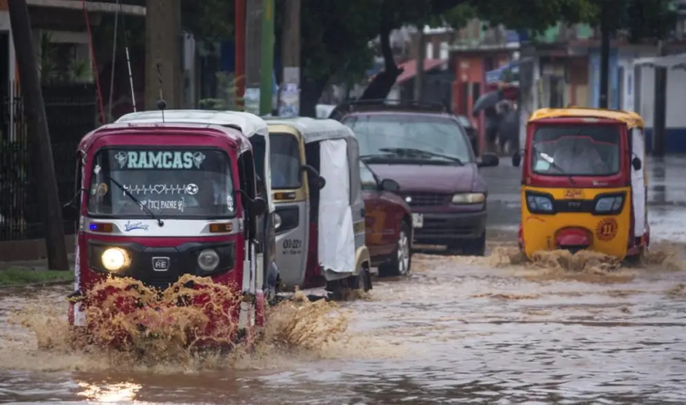 El Centro Nacional de Huracanes de Estados Unidos advirtió que los fuertes vientos y lluvias podrían generar inundaciones repentinas en los estados del sur de México. Foto: EFE