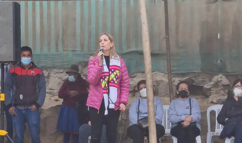 María del Carmen Alva señaló que el Ejecutivo debería trabajar para reactivar la economía y la inversión privada. Foto: Gianella Aguirre / URPI-LR