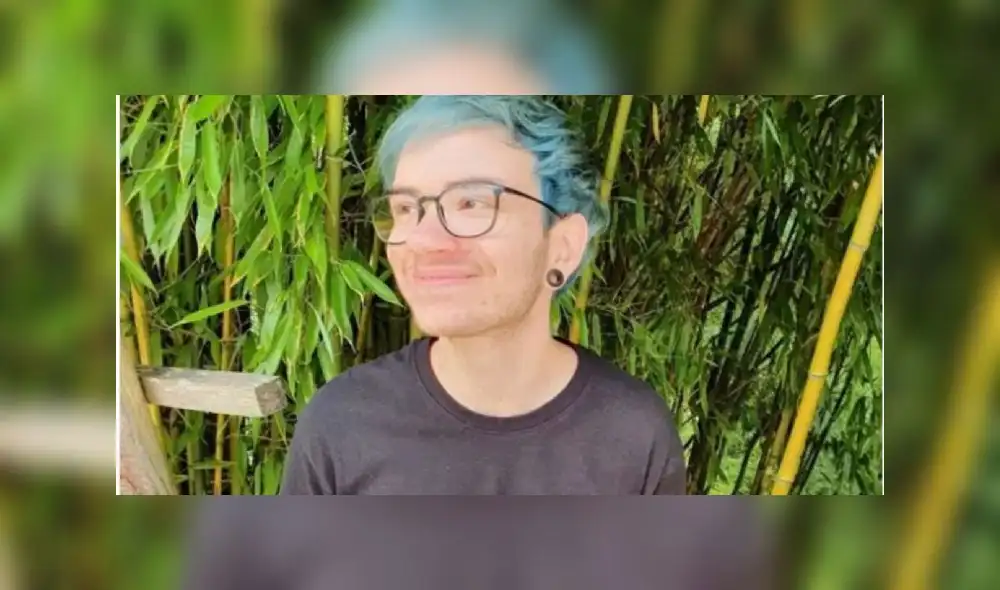 El joven y su novio viven con las 10 identidades, que no suponen un probema para ninguno. Foto: Captura/Twitter