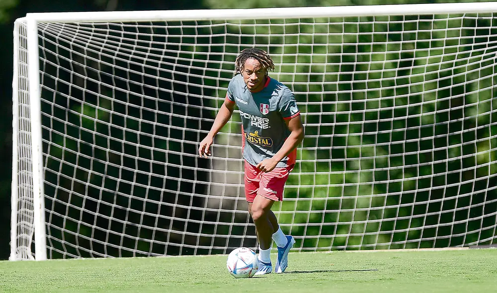 Preparado. Carrillo llegará en óptimo estado físico al duelo por el repechaje al Mundial de Qatar. En Rusia 2018 jugó tres partidos y le marcó un gol a Australia. Foto: ITEA Media / Andrés Lino