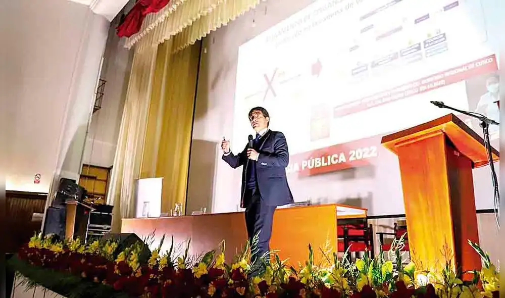 Exposición. Gobernador regional del Cusco Jean Paul Benavente rindió cuentas en el Paraninfo Universitario. Exposición. Gobernador regional del Cusco Jean Paul Benavente rindió cuentas en el Paraninfo Universitario.