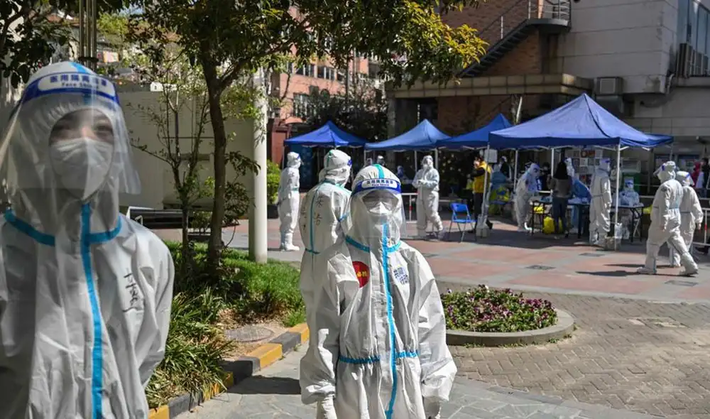 El Gobierno chino informó que la política estricta funcionó, ya que bajaron los contagios en mayo con respecto a abril. Foto: AFP El Gobierno chino informó que la política estricta funcionó, ya que bajaron los contagios en mayo con respecto a abril. Foto: AFP