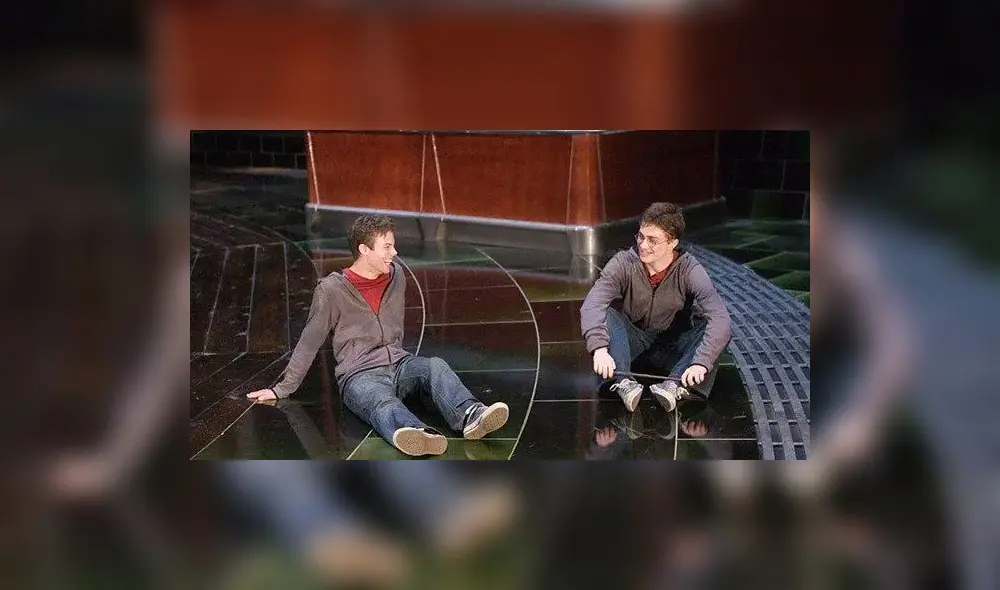 Daniel Radcliffe junto a su doble de acción, David Holmes, en "Harry Potter". Foto: Twitter/@potter_pan