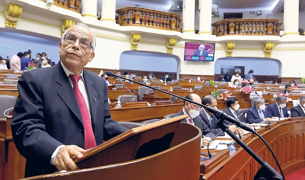 En espera. Torres, al ser interpelado, retó a los legisladores a que lo censuren. Mayoría de bancadas se negaba a apoyar medida. Foto: difusión
