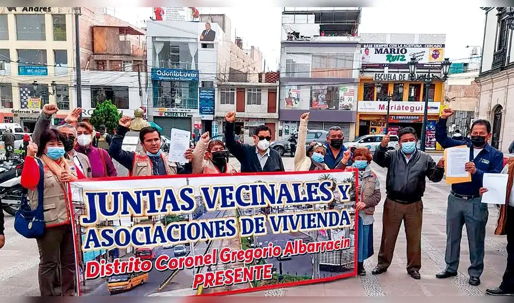 Vecinos en la Región Policial. Foto: La República Vecinos en la Región Policial. Foto: La República