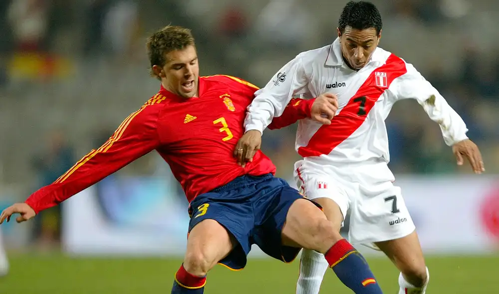 Nolberto Solano estará presente en un nuevo amistoso de la selección peruana en Barcelona, esta vez como miembro del comando técnico. Foto: AFP