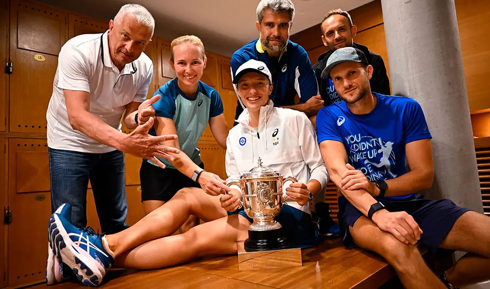 Iga Swiatek ha ganado seis títulos consecutivos esta temporada con su nuevo equipo. Foto: AFP