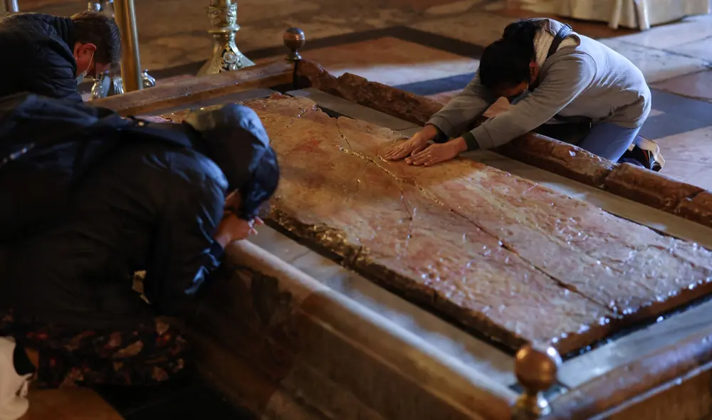 El sepulcro está ubicado bajo la cúpula de la iglesia Santo Sepulcro de Jerusalén. Foto: AFP