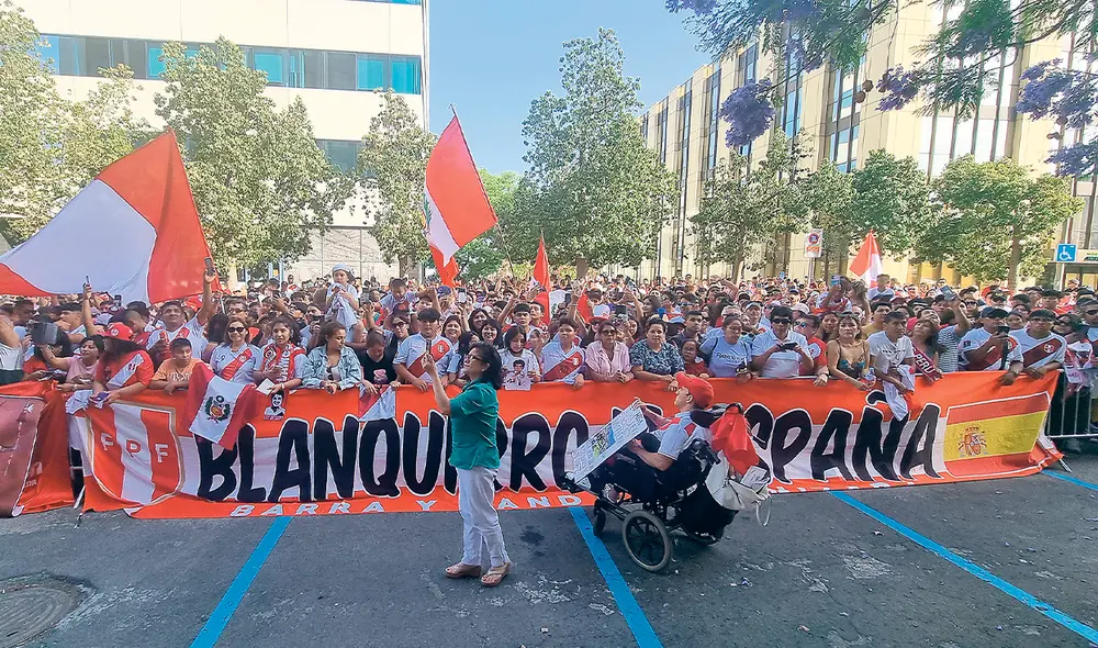 Unidos. El tradicional banderazo presente en Barcelona. Foto: difusión