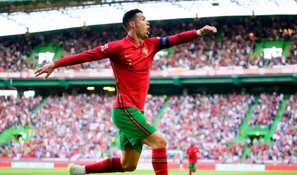 Cristiano Ronaldo permite que Portugal se ubique en la cima del grupo A2 de la Nations League. Foto: EFE Cristiano Ronaldo permite que Portugal se ubique en la cima del grupo A2 de la Nations League. Foto: EFE