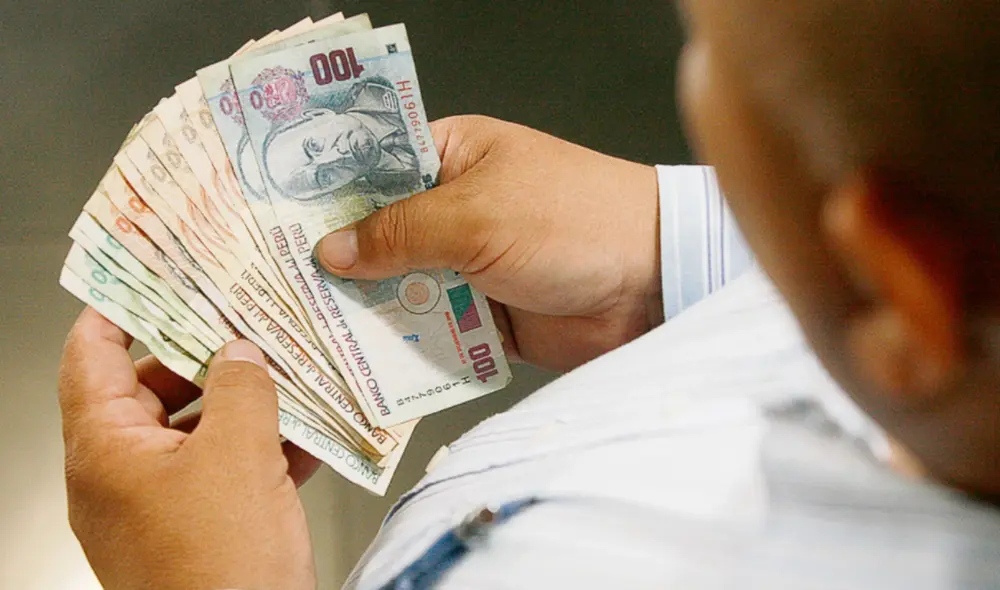 Varios de los bancos recomiendan realizar este trámite desde sus medios virtuales para ahorrar tiempo. Foto: archivo LR