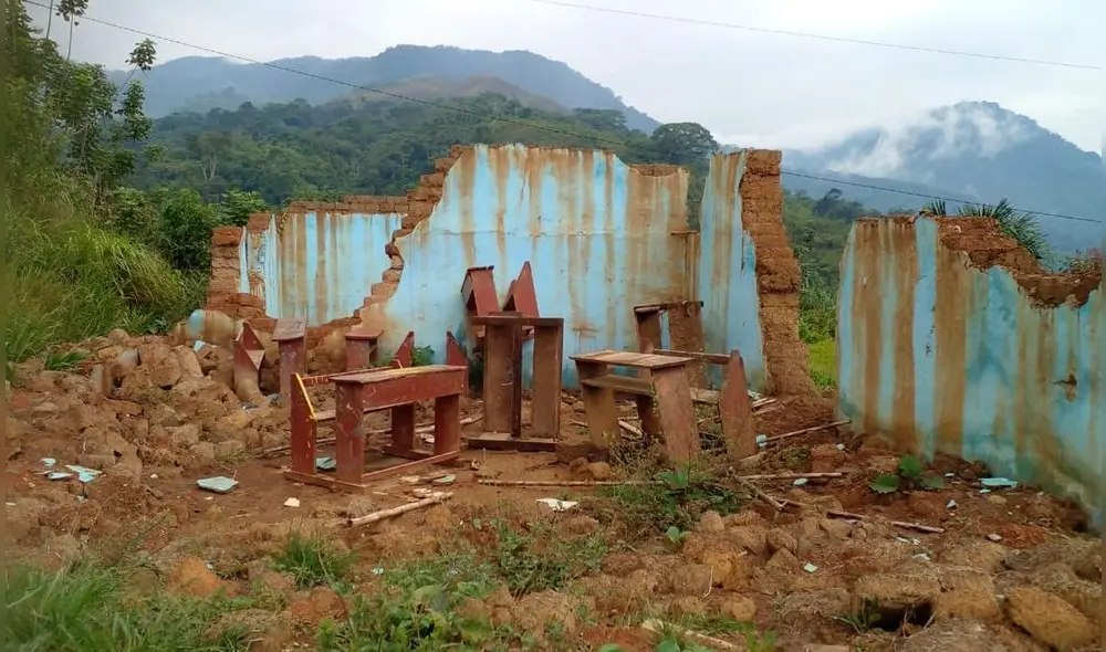 El colegio de Naranjos está en ruinas. Foto: Orasi/Facebook. El colegio de Naranjos está en ruinas. Foto: Orasi/Facebook.